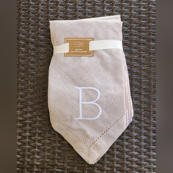 Mud Pie Other - Mud Pie Cream Embroidered Initial B Cotton Napkins Set